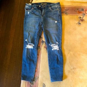 Size 31 petite Joe’s Jeans mid rise skinny ankle